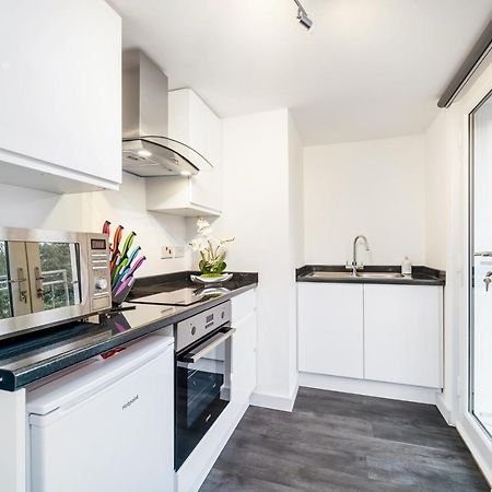 טדינגטון Twickenham Apartments By Charles מראה חיצוני תמונה