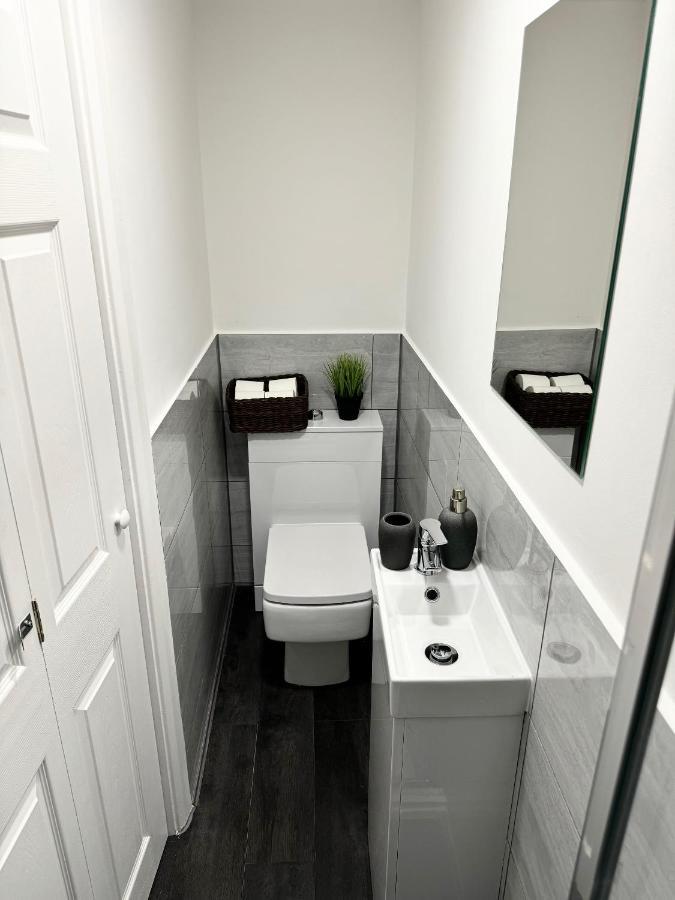 טדינגטון Twickenham Apartments By Charles מראה חיצוני תמונה