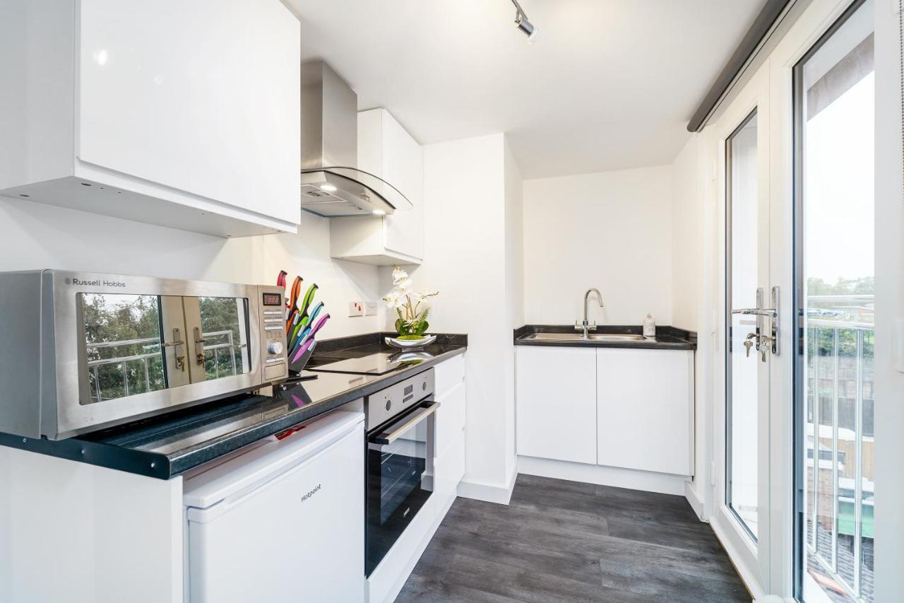טדינגטון Twickenham Apartments By Charles מראה חיצוני תמונה