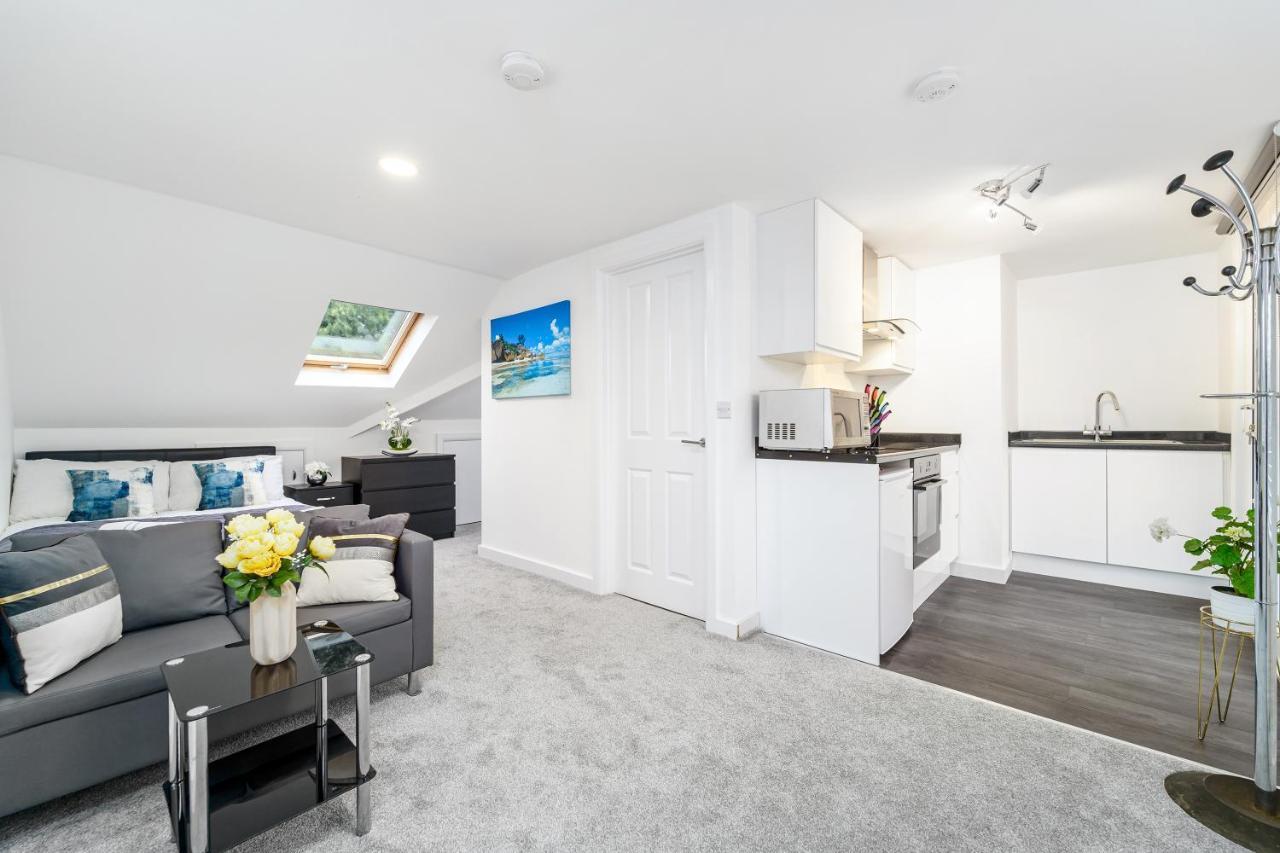 טדינגטון Twickenham Apartments By Charles מראה חיצוני תמונה